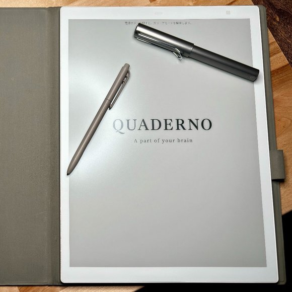 ***SOLD*** 13.3" Fujitsu Quaderno A4 (Gen. 2) 32GB E-Ink Tablet Reader - Picture 1 of 9